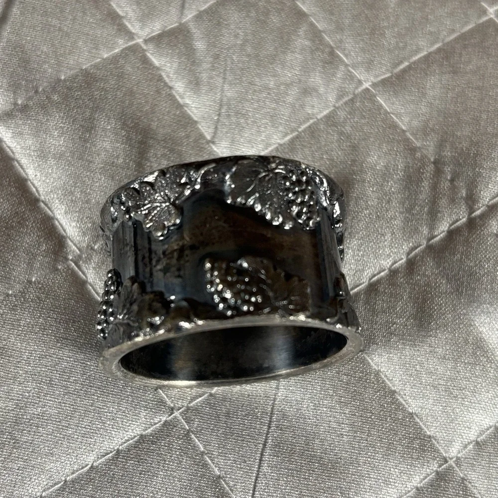 Antique Silverplate Grape Leaf Napkin Ring Victorian Table‎ Decor Vineyard